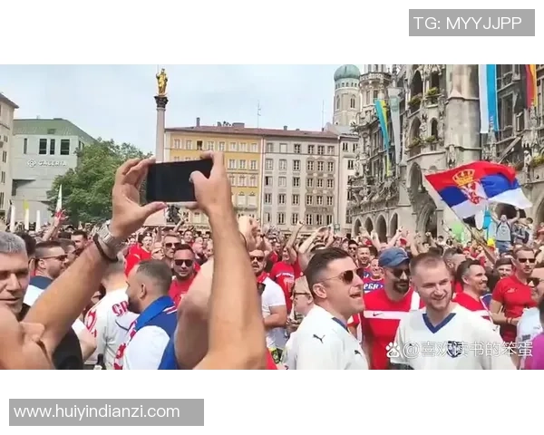 足球明星激情瞬间展现球衣风采引发球迷热烈追捧与期待